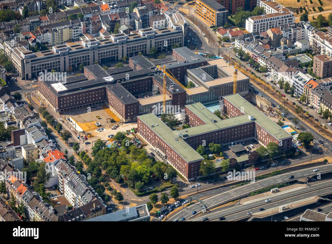 Vista aerea, estensione di elencati in sede della polizia nel centro della città di Düsseldorf, il nuovo edificio della guarnizione della polizia di Düsseldorf Foto Stock