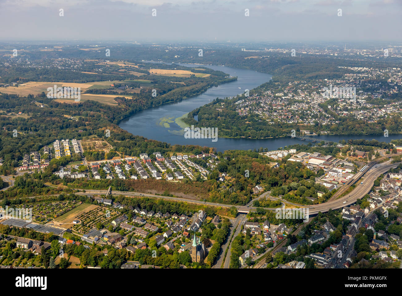 Vista aerea, Dilldorfer Höhe, area di sviluppo nella curva del Lago Baldeney, sviluppatore Allbau essen, Dilldorf, Essen Foto Stock