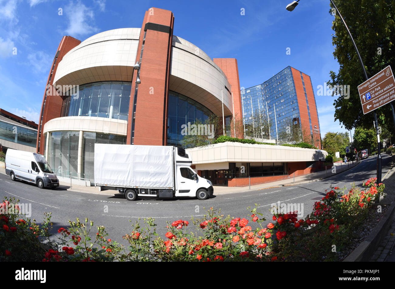 I letti di rose da harrogate conference center Yorkshire Regno Unito Foto Stock