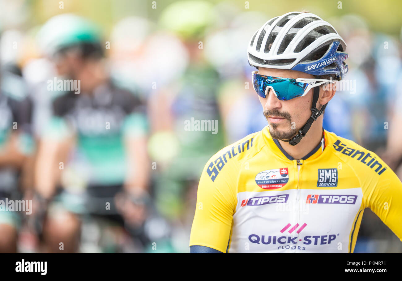 Ruzomberok, Slovacchia. 14 settembre 2018. La Slovacchia Ruzomberok Settembre 14, 2018 - Julian Alaphilippe conduce all'inizio della seconda tappa del Tour de la Slovacchia. Credito: Weyo/Alamy Live News Foto Stock