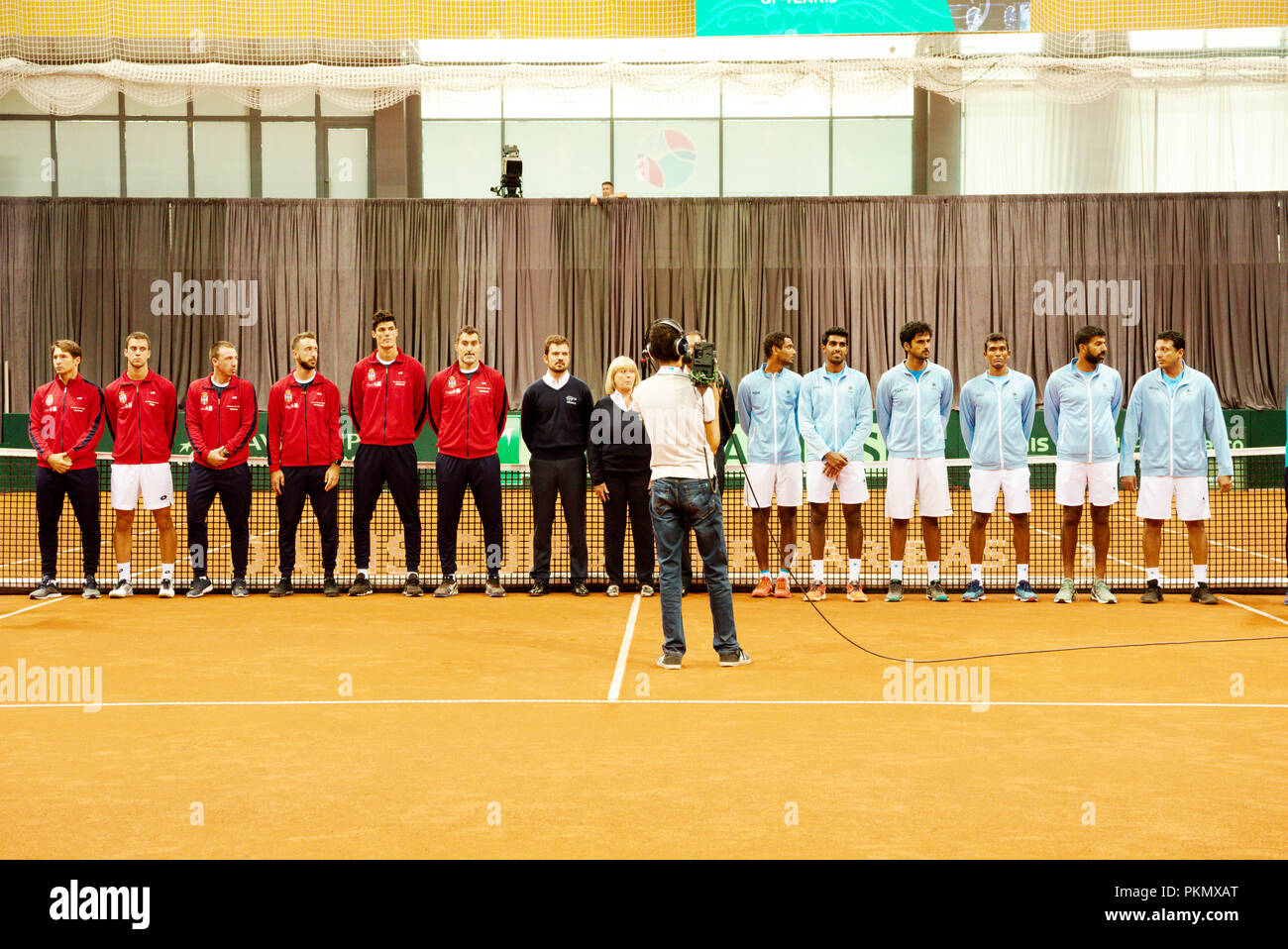 Kraljevo, Serbia. 14 settembre 2018. Il serbo e il team indiano alla cerimonia di apertura della Coppa Davis 2018 Tennis World Group Play-off intorno al centro Sportski Ibar in Kraljevo, Serbia. Foto Stock