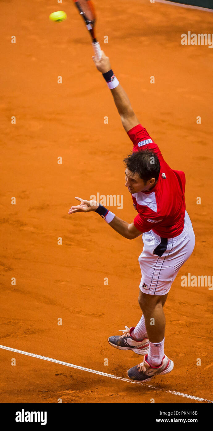 Kraljevo, Serbia. Dusan Lajovic (SRB) serve Credito: Nikola Krstic/Alamy Live News Foto Stock