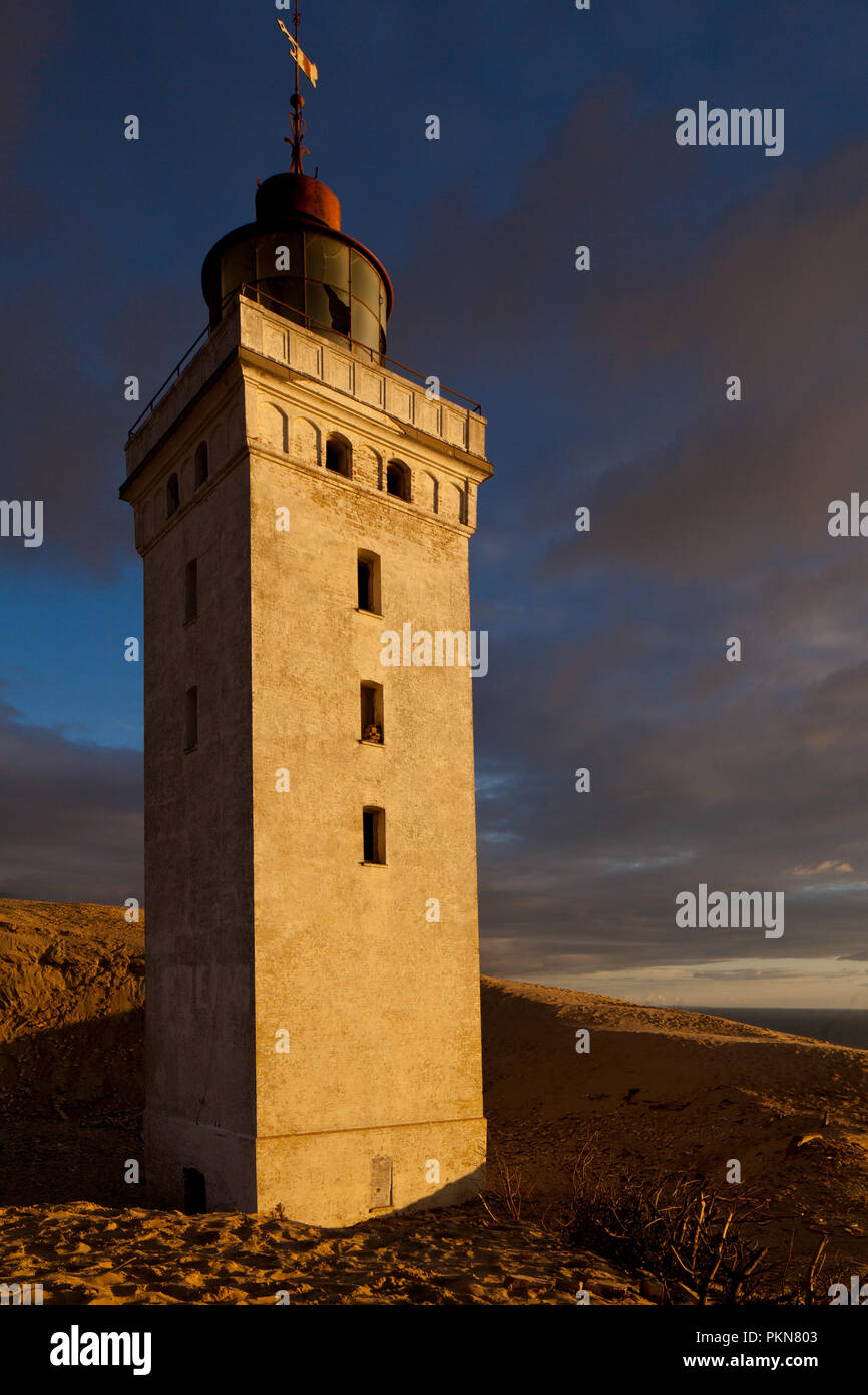 Abendlicht verfallenen Am Leuchtturm Rubjerg Knude, Lokken, Jütland Foto Stock