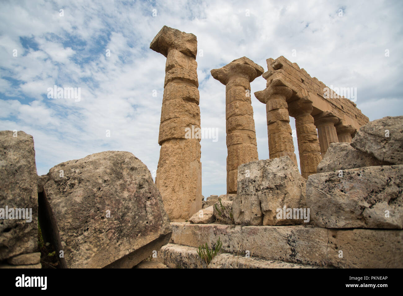 Säulen des Tempel der Akropolis in Selinunt Sizilien Foto Stock