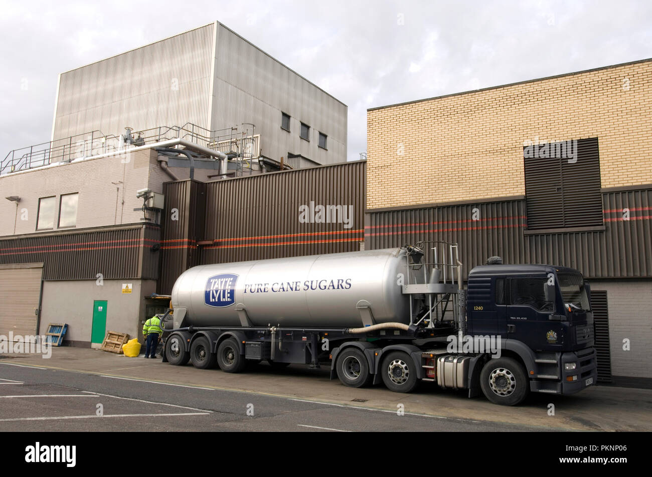 Tate and Lyle petroliera zucchero consegna presso il Mars fabbrica dolciaria in Slough Trading Station Wagon, Inghilterra Febbraio 2008 Foto Stock