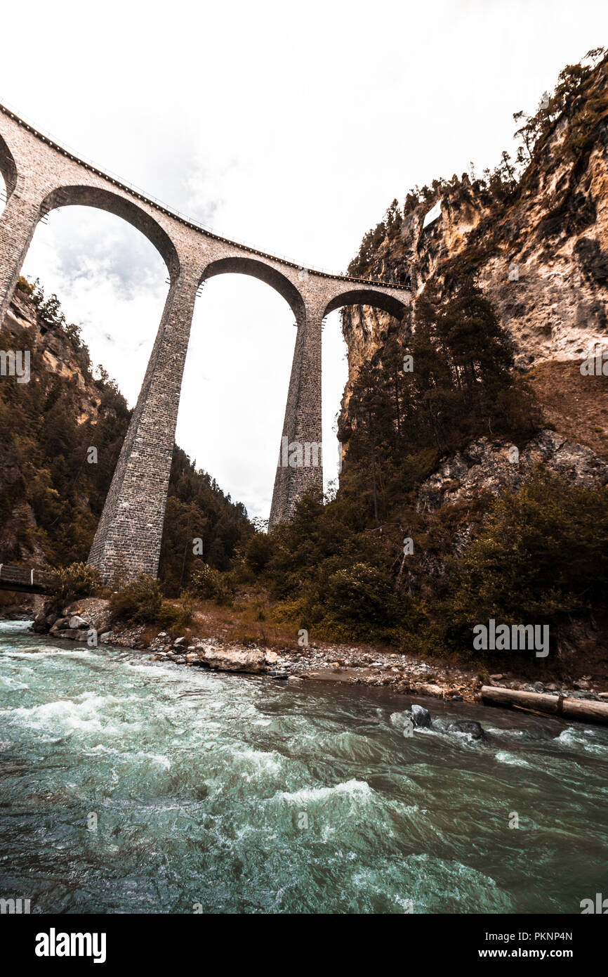 Il viadotto Landwasser, Bernina Express, Svizzera Foto Stock