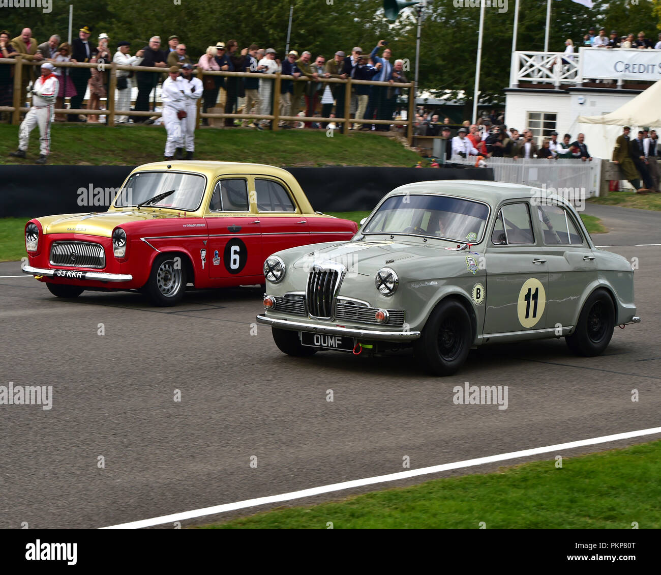 Ding Boston, Riley unidirezionale-cinque, Orlando Lindsay, Ford Prefetto, Jack Sears Memorial Trophy, carrozze salone, British Saloon Car Championship, 1958, buona Foto Stock