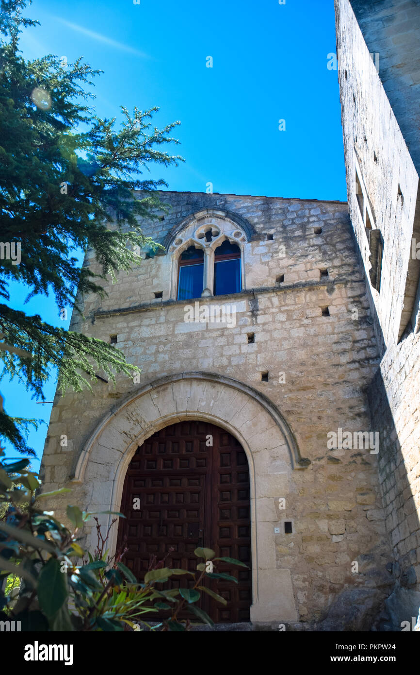 Il villaggio di Oppede, con le rovine di Oppede-le-Vieux si affacciano, nel Luberon regione della Provenza, Francia Foto Stock