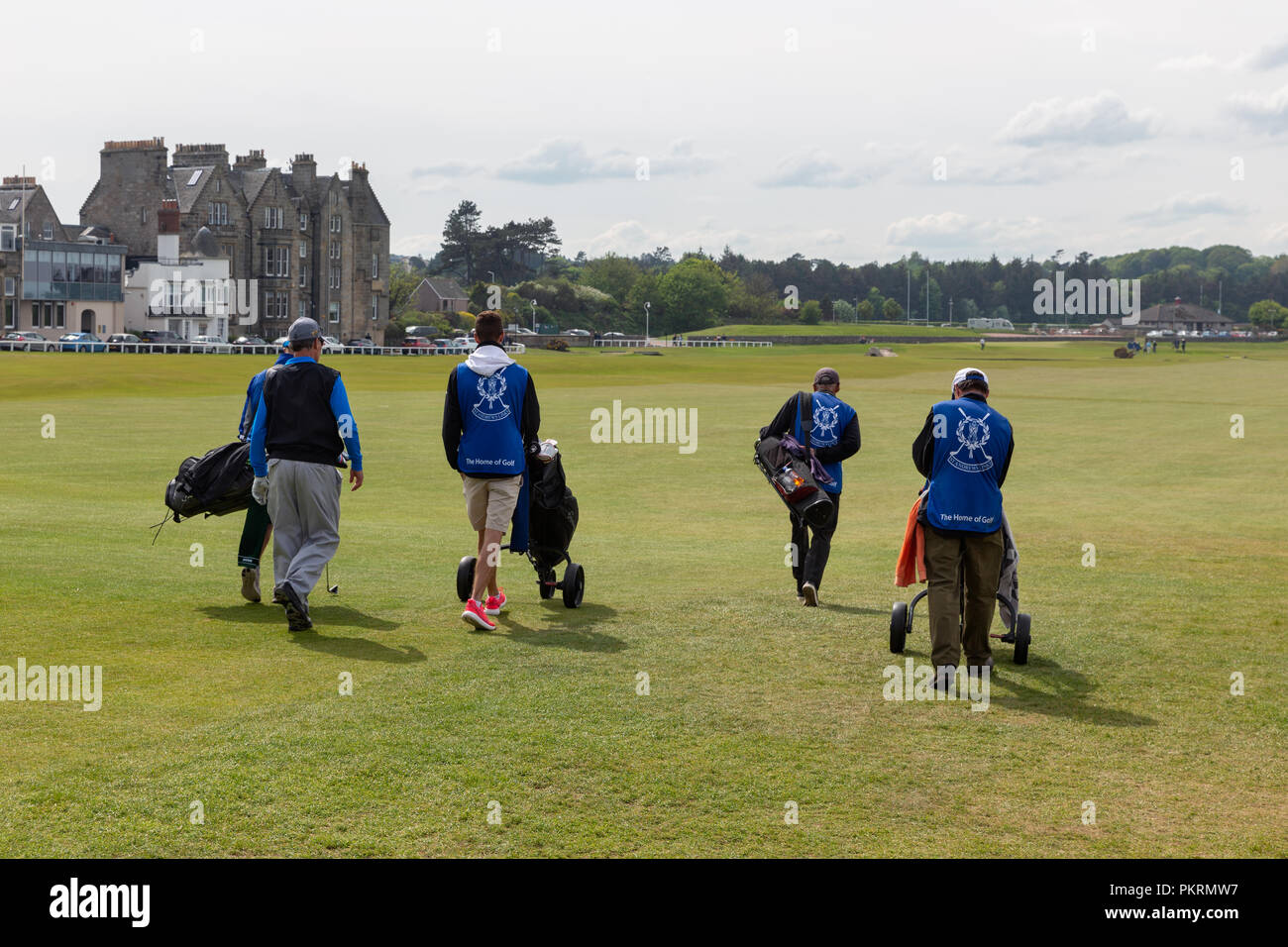 Persone che giocano a golf al famoso campo da golf St Andrews, Scozia Foto Stock