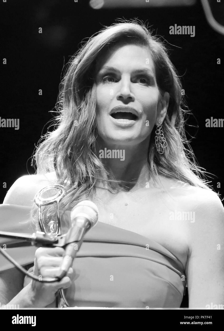 LOS ANGELES, CA - 14 settembre: Cindy Crawford, al 2018 durante il giorno la bellezza di Hollywood Awards all'Avalon Hollywood a Los Angeles, la California il 14 settembre 2018. Credito: Faye Sadou/MediaPunch Foto Stock