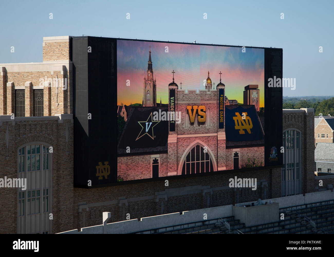 South Bend, Indiana, Stati Uniti d'America. Xv Sep, 2018. Una vista generale della scheda video prima di NCAA Football azione di gioco tra il Vanderbilt Commodores e la Cattedrale di Notre Dame Fighting Irish di Notre Dame Stadium di South Bend, Indiana. John Mersits/CSM/Alamy Live News Foto Stock