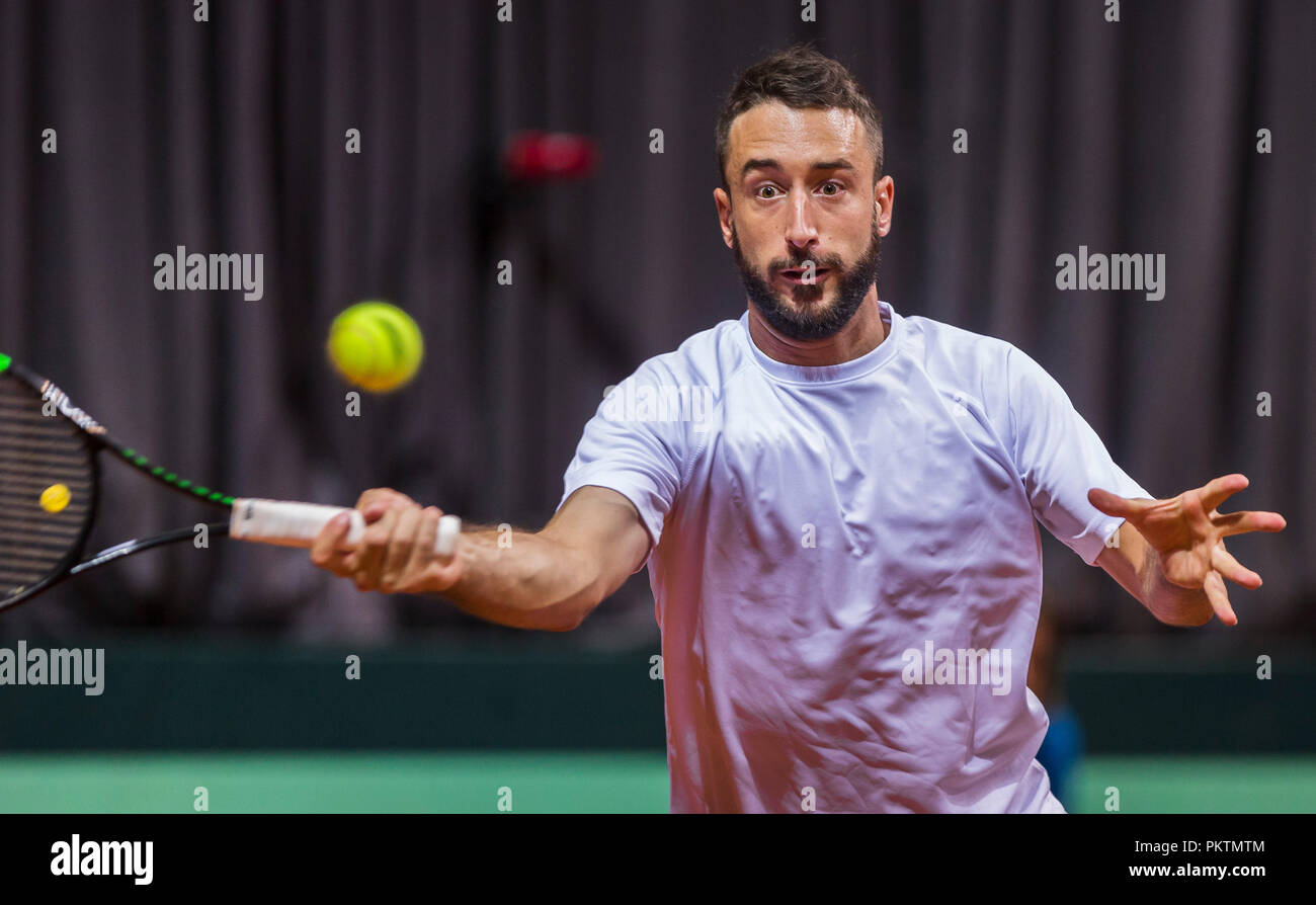 Kraljevo impianto sportivo, Kraljevo, Serbia. Xv Sep, 2018. Tennis Davis Cup World Group, play-off, Serbia contro l'India; Nikola Milojevic (SRB) svolge un credito diretti: Azione Plus sport/Alamy Live News Foto Stock