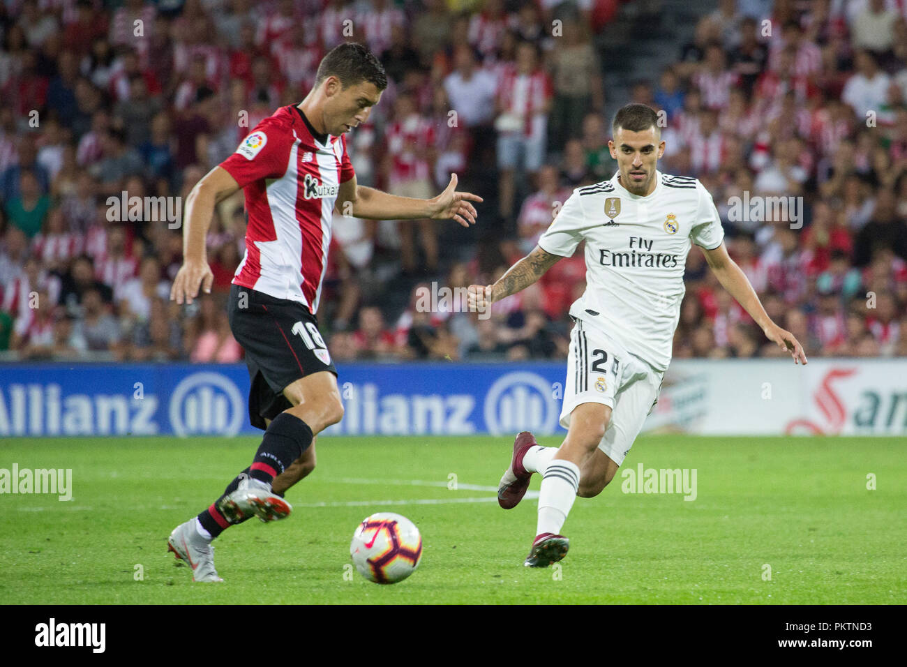 De Marcos di Athletic Club e Ceballos del Real Madrid in azione durante la partita giocata in Stadio Anoeta tra Athletic Club e il Real Madrid CF a Bilbao, in Spagna, a sett. Xv 2018. Xv Sep, 2018. Foto UGS/AFP7 Credit: AFP7/ZUMA filo/Alamy Live News Foto Stock