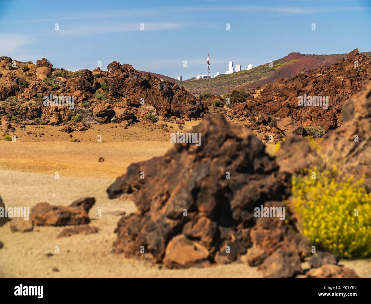 Telescopi dell'Izana osservatorio astronomico sul parco Teide, Tenerife, Spagna Foto Stock