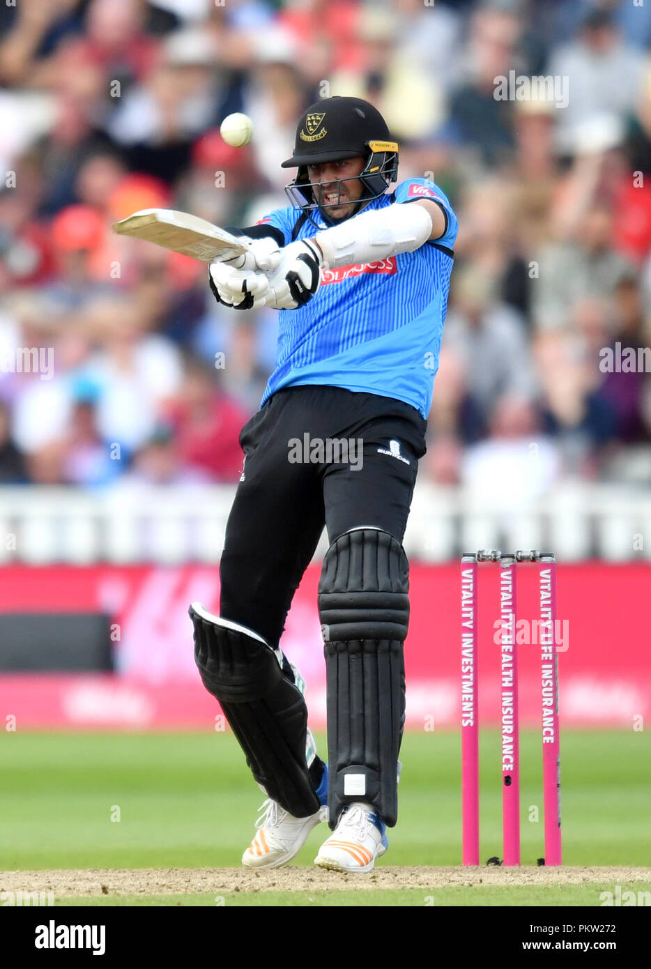 Sussex squali' David Wiese pipistrelli durante la vitalità T20 Blast Semi Final match on Finals giorno a Edgbaston, Birmingham. Foto Stock