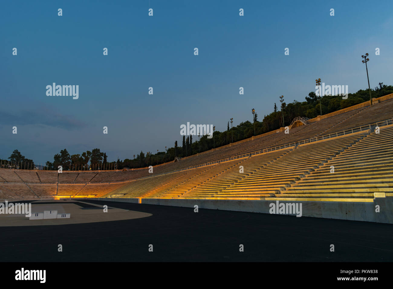 Stadio Panateneico o Kallimarmaro al blue ora, Atene, Grecia Foto Stock