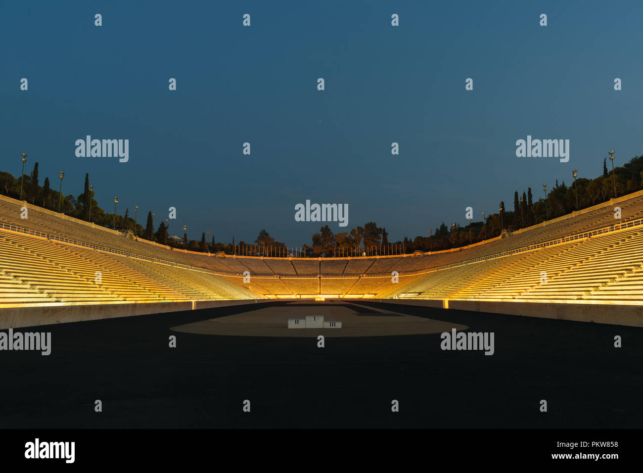 Stadio Panateneico o Kallimarmaro al blue ora, Atene, Grecia Foto Stock