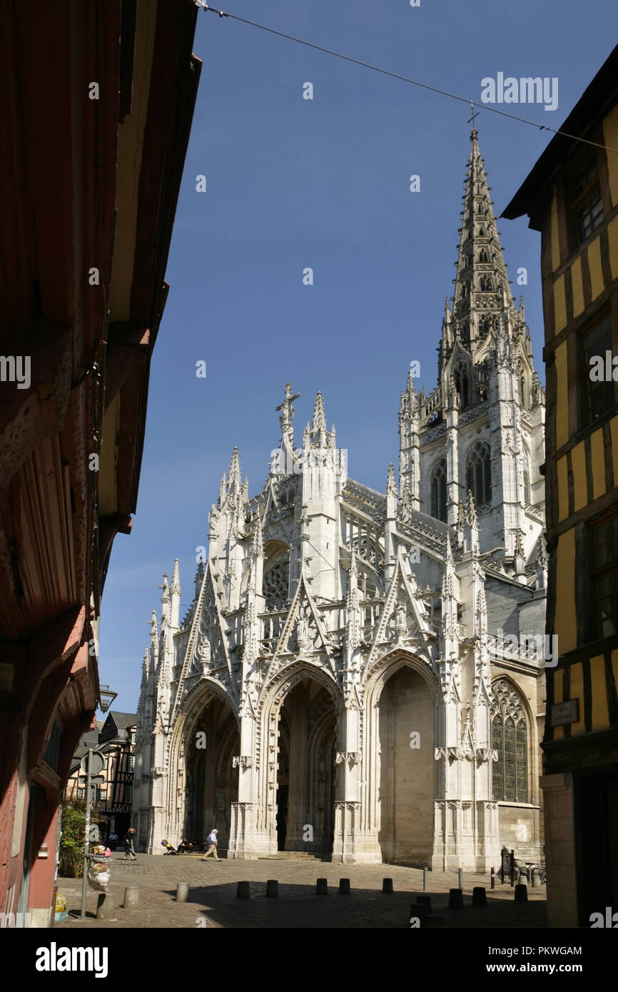 Chiesa di Saint-Maclou, Rouen, Francia, costruita in stile Flamboyant di architettura gotica. Foto Stock