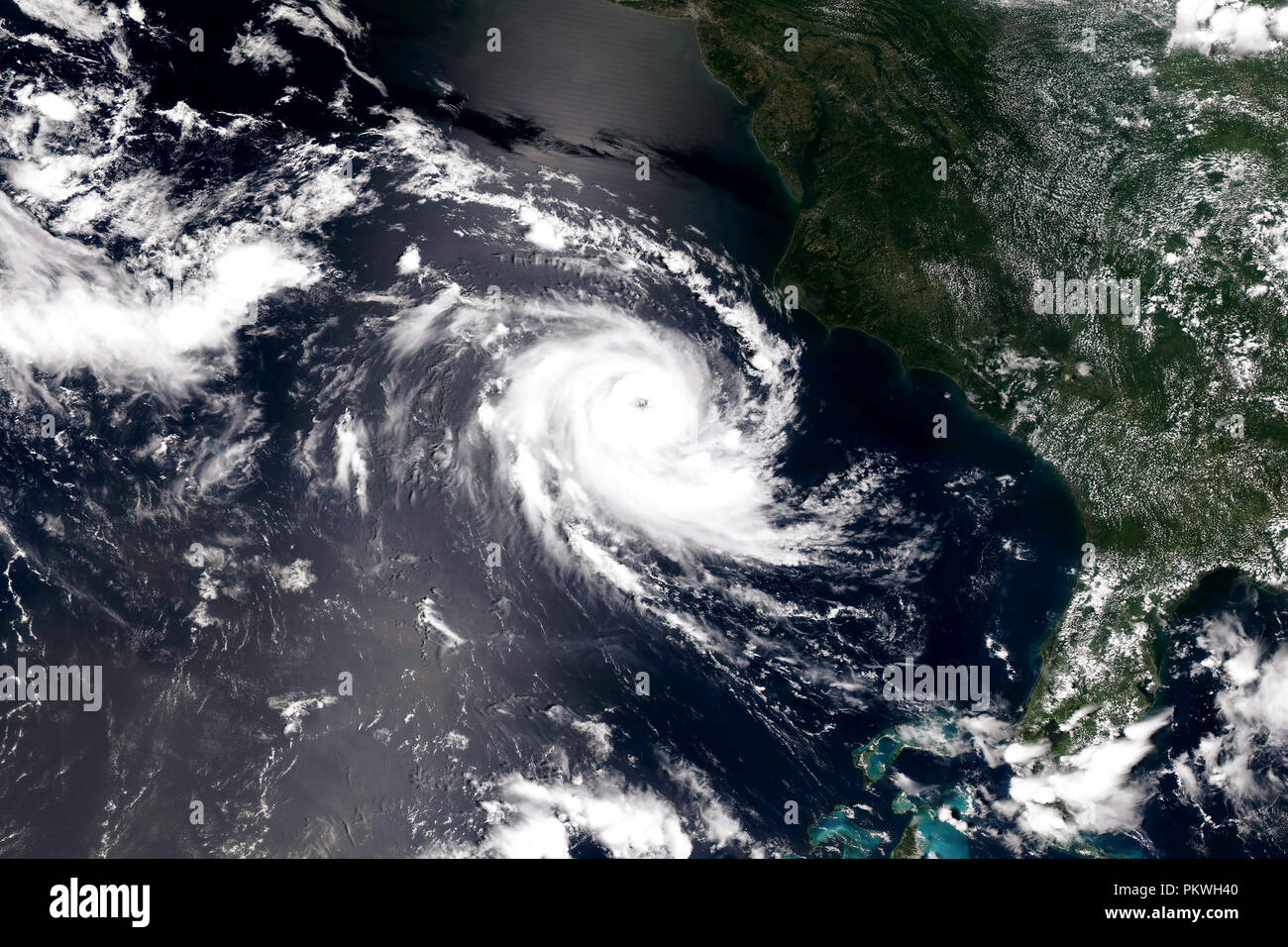 Ciclone gigante sul pianeta Terra. Gli elementi di questa immagine fornita dalla NASA. Foto Stock