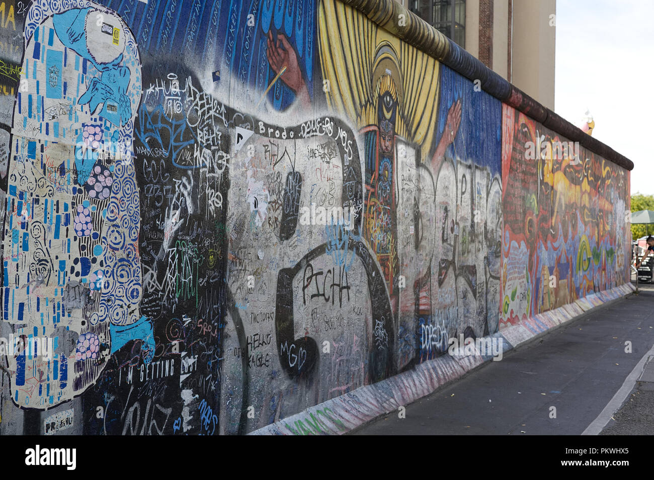 Graffiti lungo il muro di Berlino, l est dall ovest Germania Foto Stock