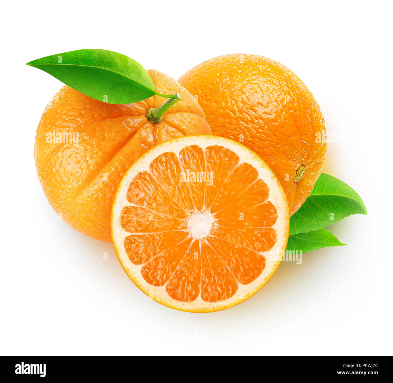 Isolate le arance. Tre frutti arancione isolato su sfondo bianco con tracciato di ritaglio Foto Stock