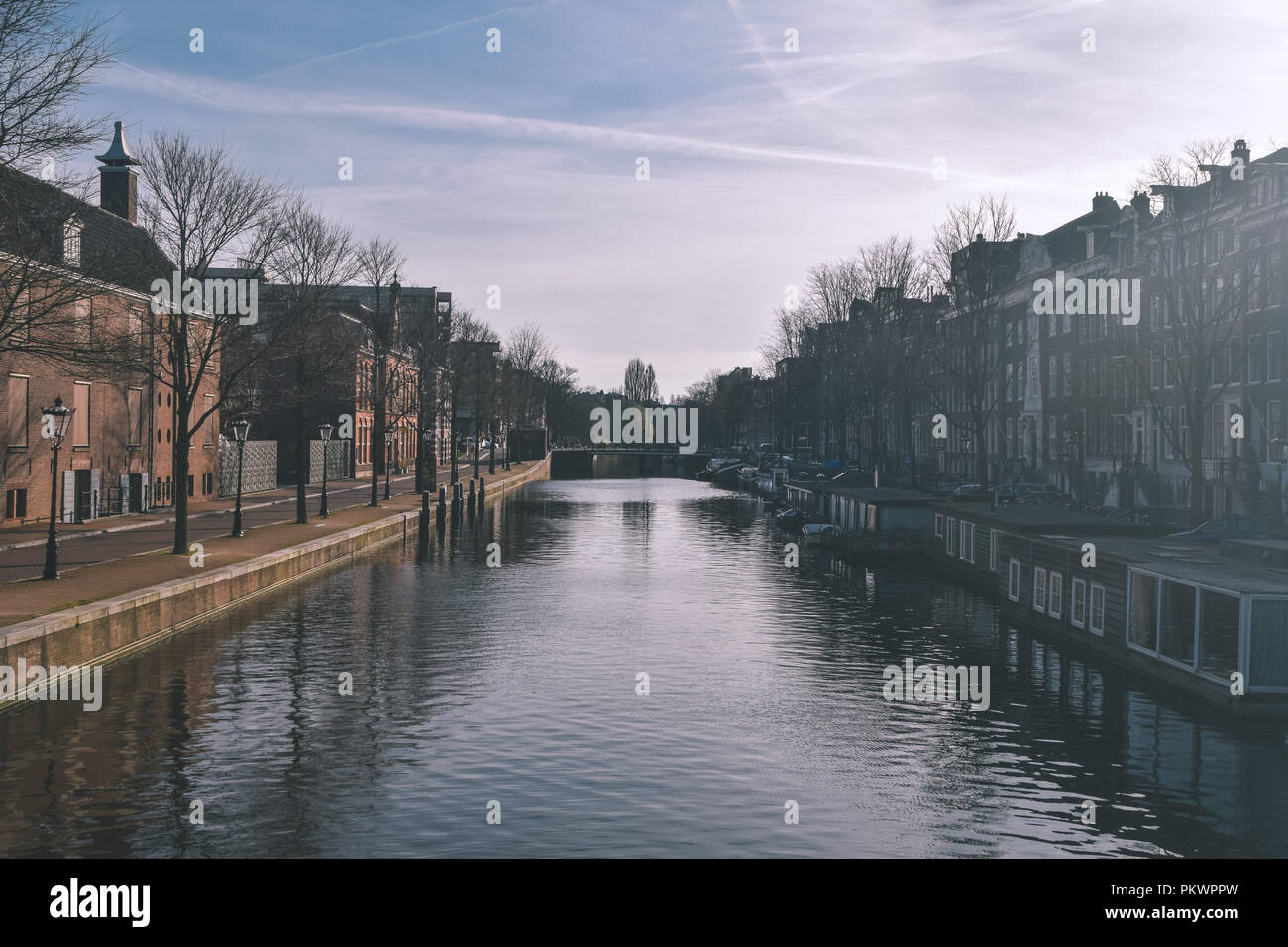 Vista sul canale di Amsterdam Foto Stock