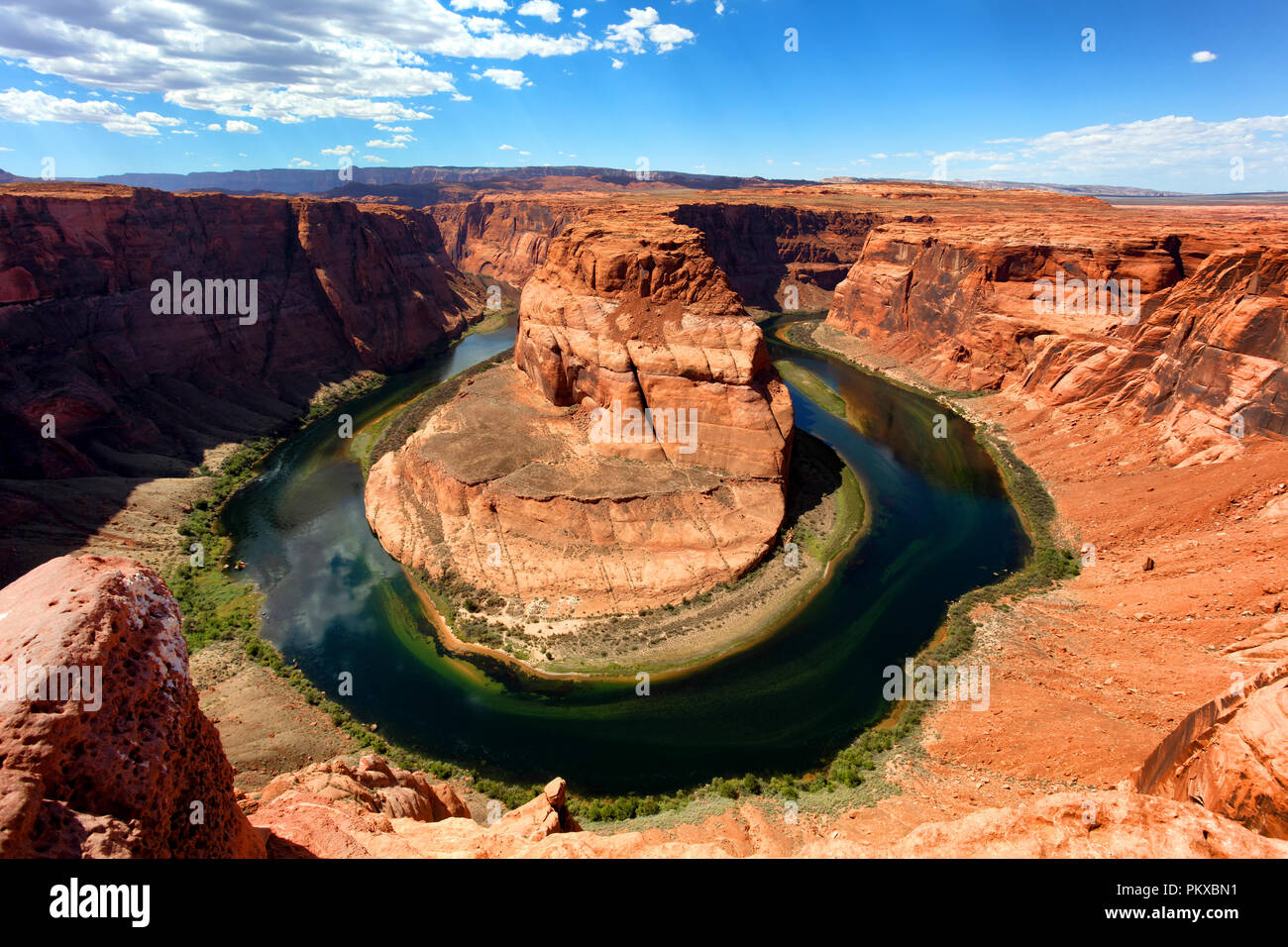 Curva a ferro di cavallo sul fiume Colorado in tarda stagione estiva Foto Stock