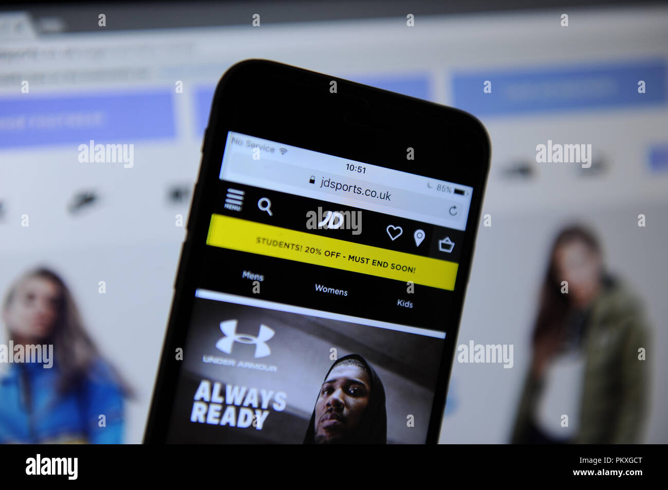 JD Sports sito web su un telefono e sito web Foto Stock