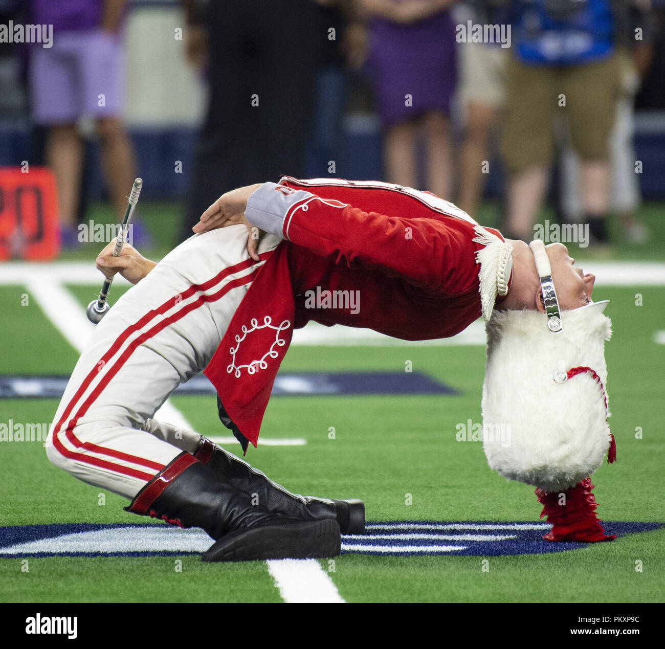 Arlington, Texas, Stati Uniti d'America. Xv Sep, 2018. La Ohio State grande tamburo che esegue il pre-credito giochi: Hoss McBain/ZUMA filo/Alamy Live News Foto Stock