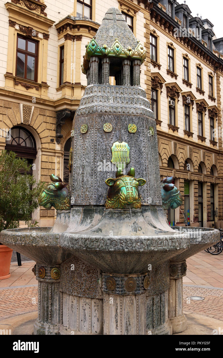 Fontana di Zsolnay Ungheria Pecs Foto Stock