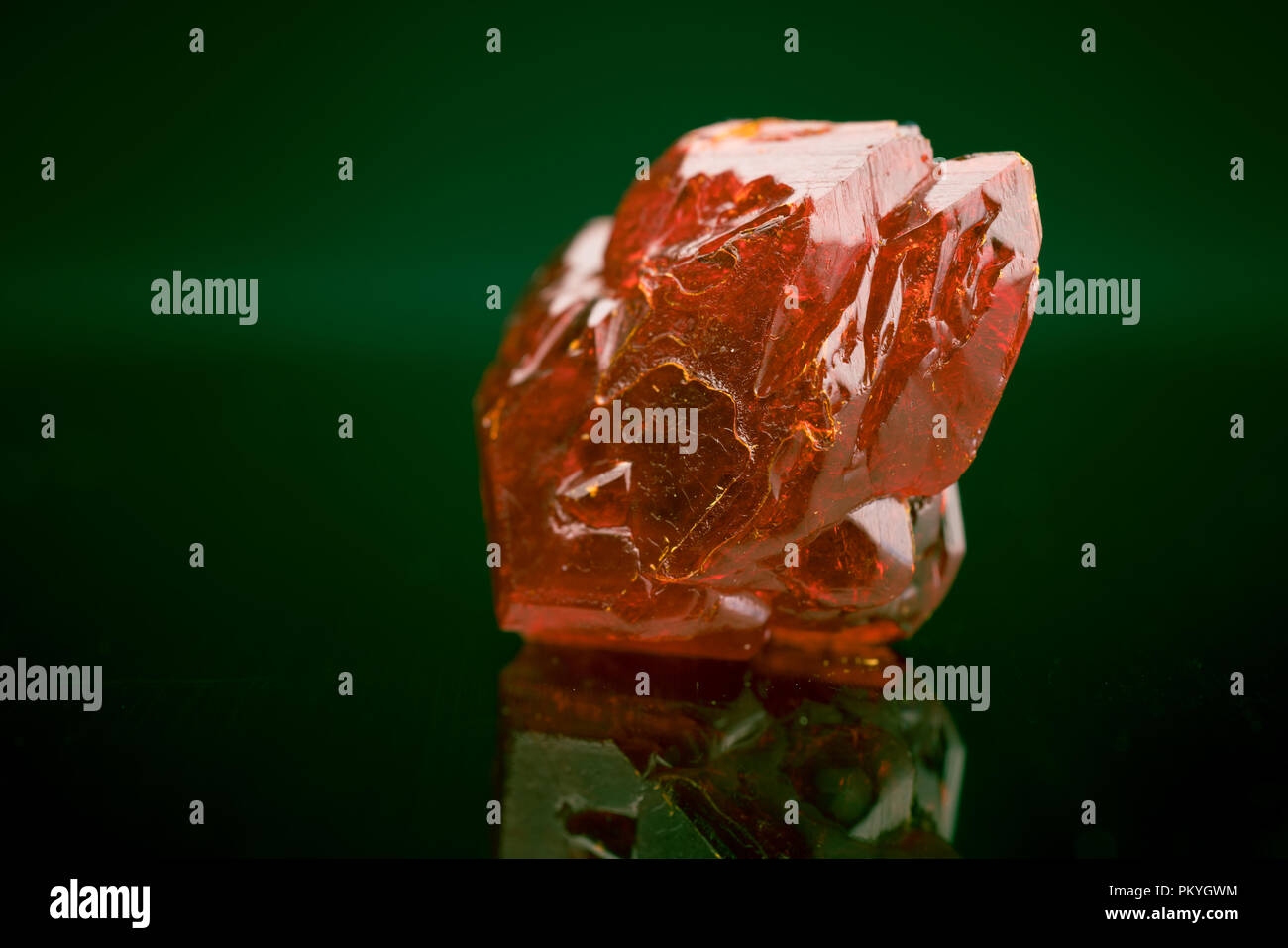 Dark crystal, natura naturale minerale. Texture di pietra. Foto Stock