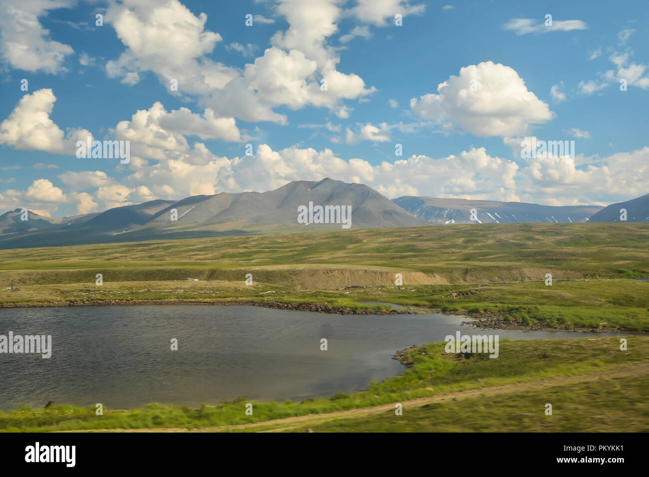 Il Polar Urali. Il Tundra e spazi di fronte al principale cresta degli Urali. Foto Stock