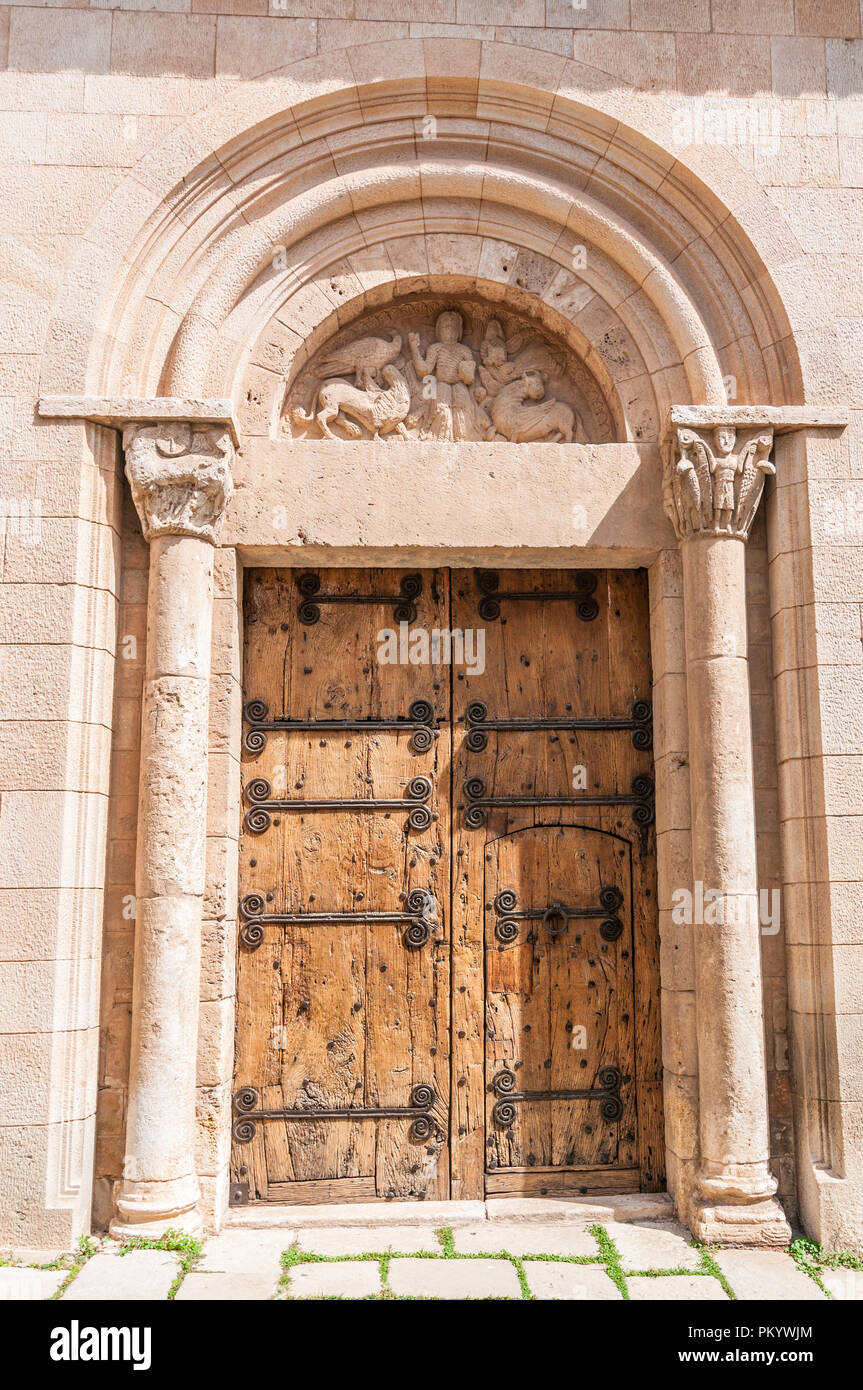 La vecchia porta vicino al monastero di Pedralbes, il monastero di santa maria, Barcellona, in Catalogna, Spagna Foto Stock