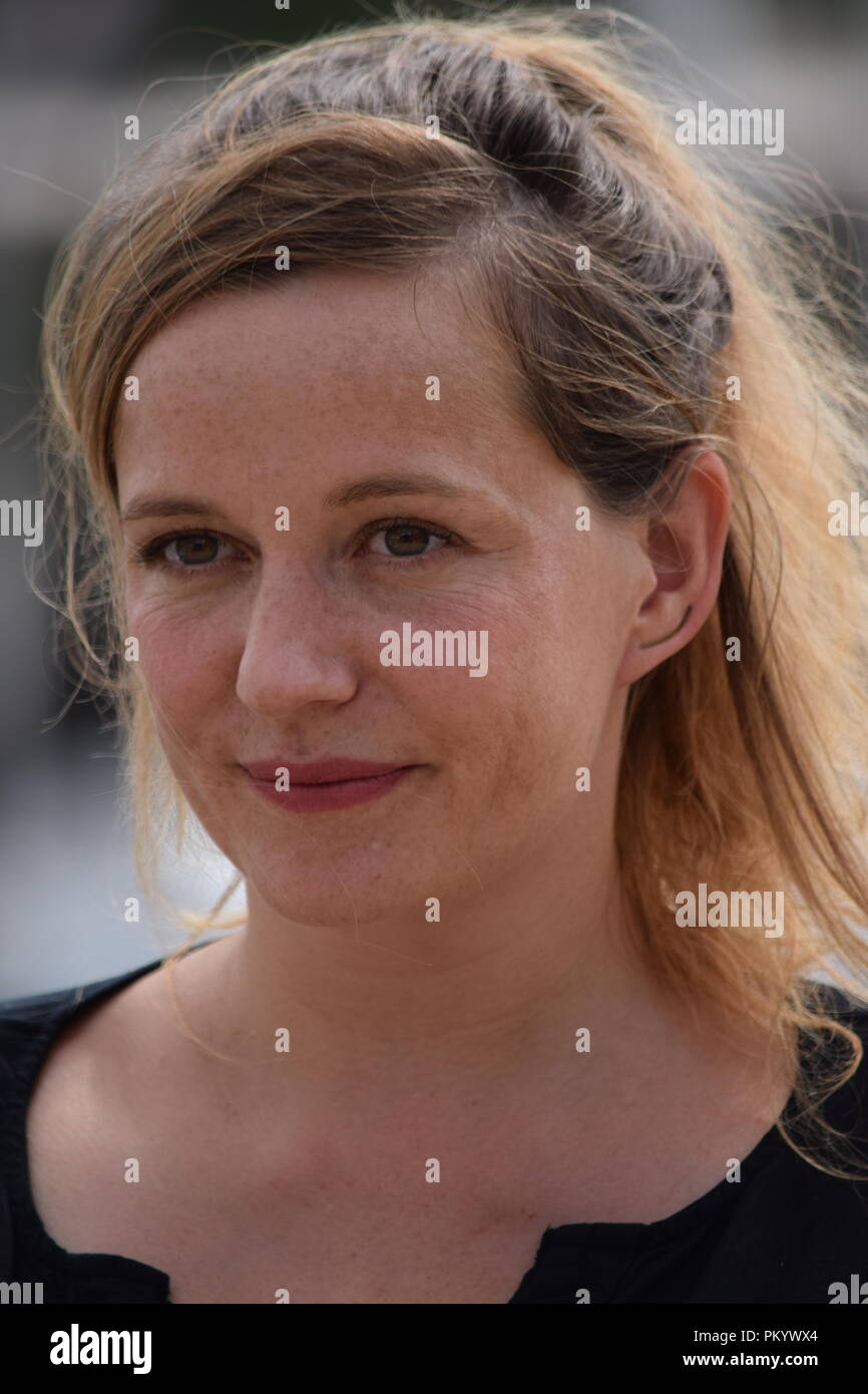 Julie Mahieu, co-creatore e co-autore del De Dag, un film della TV che ha vinto il premio per il miglior romanzo europeo al 2018 Fiction Festival di La Rochelle, Foto Stock