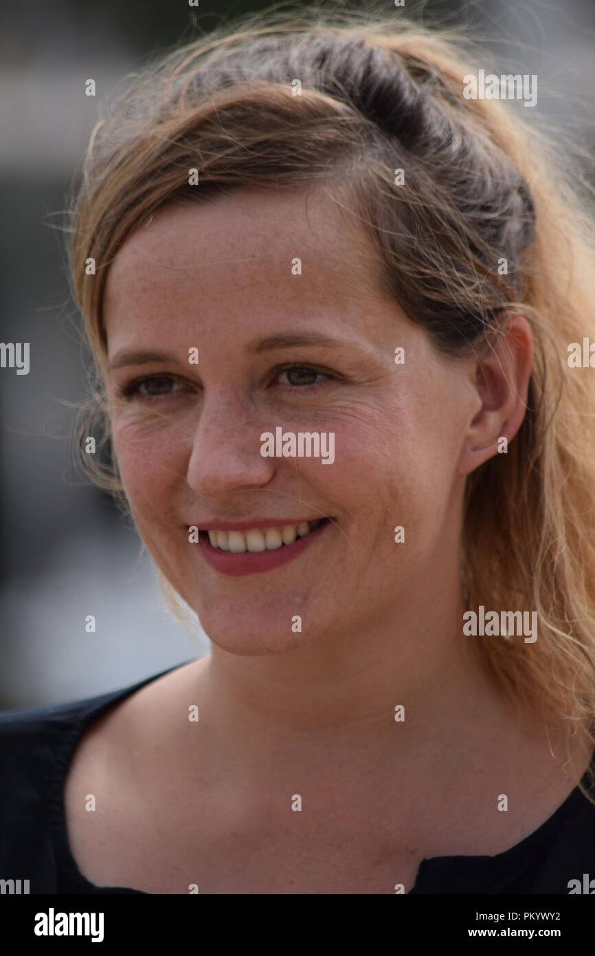 Julie Mahieu, co-creatore e co-autore del De Dag, un film della TV che ha vinto il premio per il miglior romanzo europeo al 2018 Fiction Festival di La Rochelle, Foto Stock