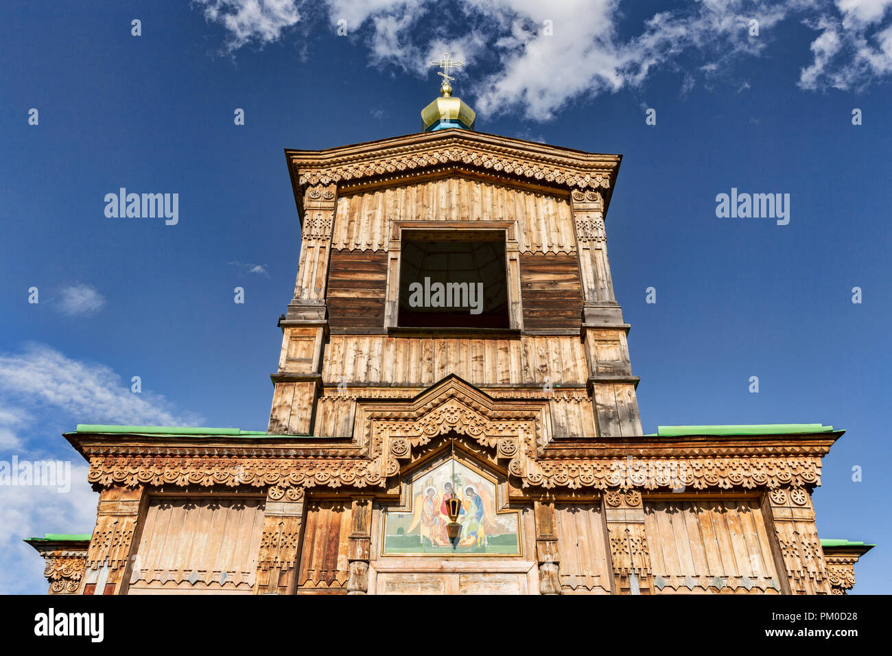 Storica chiesa russo-ortodossa santa Trinità nella cattedrale di Karakol, Kirghizistan. Prima distrutti in un 1889 terremoto e fuoco di accompagnamento, Foto Stock