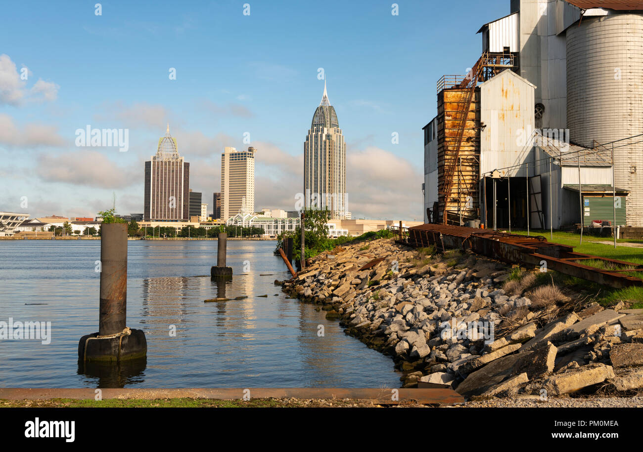 Questo noi città portuale di Mobile ha una porta occupata in Alabama Gulf Coast e un pulito downtown Foto Stock