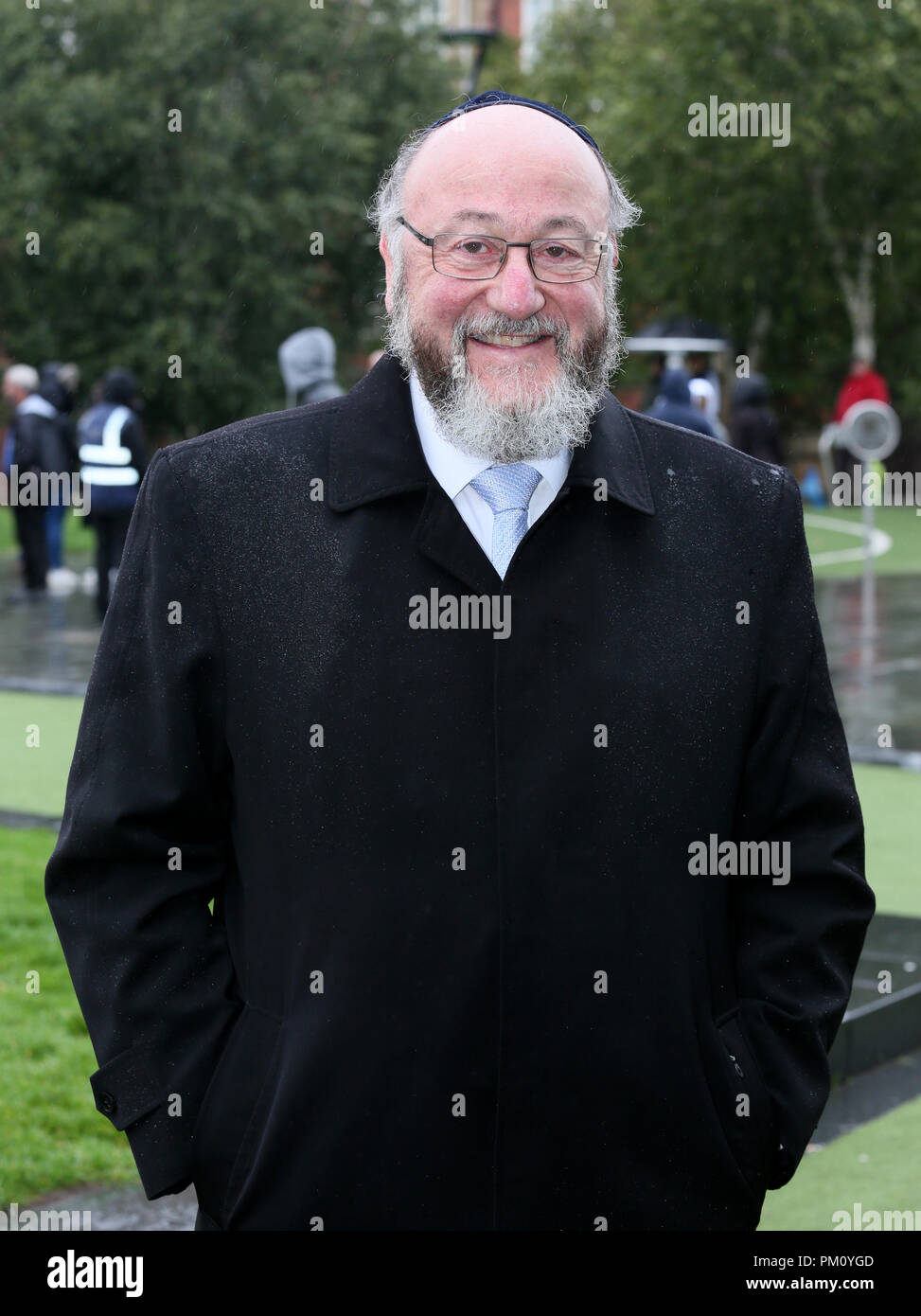 Manchester, Regno Unito. Xvi Sep, 2018. Il rabbino capo, Efraim Mirvis assiste un rally contro l antisemitismo nella cattedrale di giardini, Manchester, 16 settembre 2018 (C)Barbara Cook/Alamy Live News Credito: Barbara Cook/Alamy Live News Foto Stock