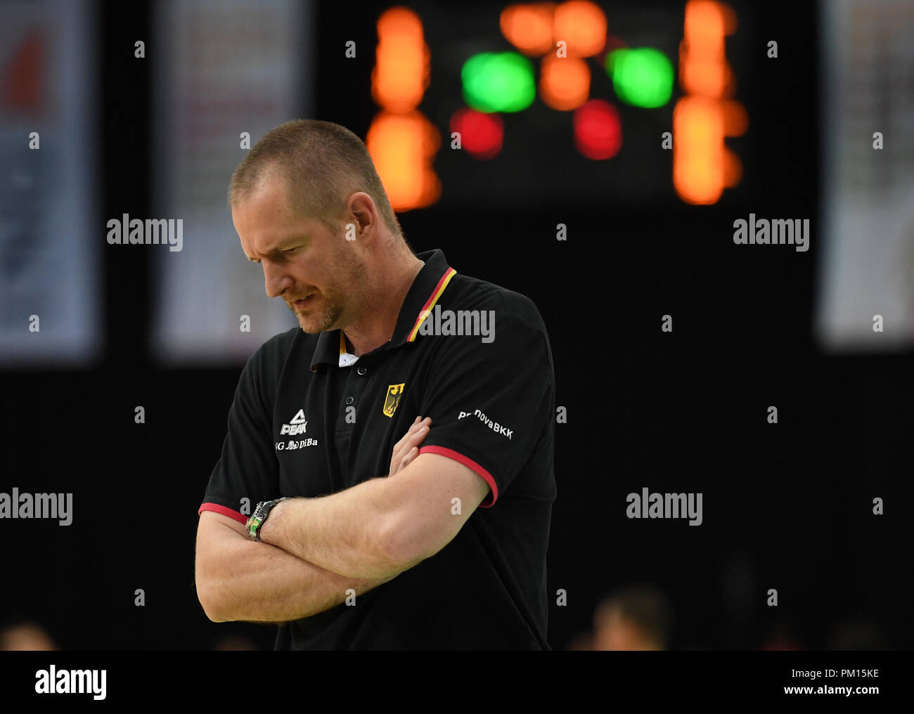 Leipzig, in Sassonia. Xvi Sep, 2018. Basket: la qualificazione della Coppa del Mondo, vs Germania Israele, Round 2, gruppo L, giorno 2 presso l'Arena di Lipsia. Germania head coach Henrik Roedl sul diversivo. Credito: Hendrik Schmidt/dpa-Zentralbild/dpa/Alamy Live News Foto Stock