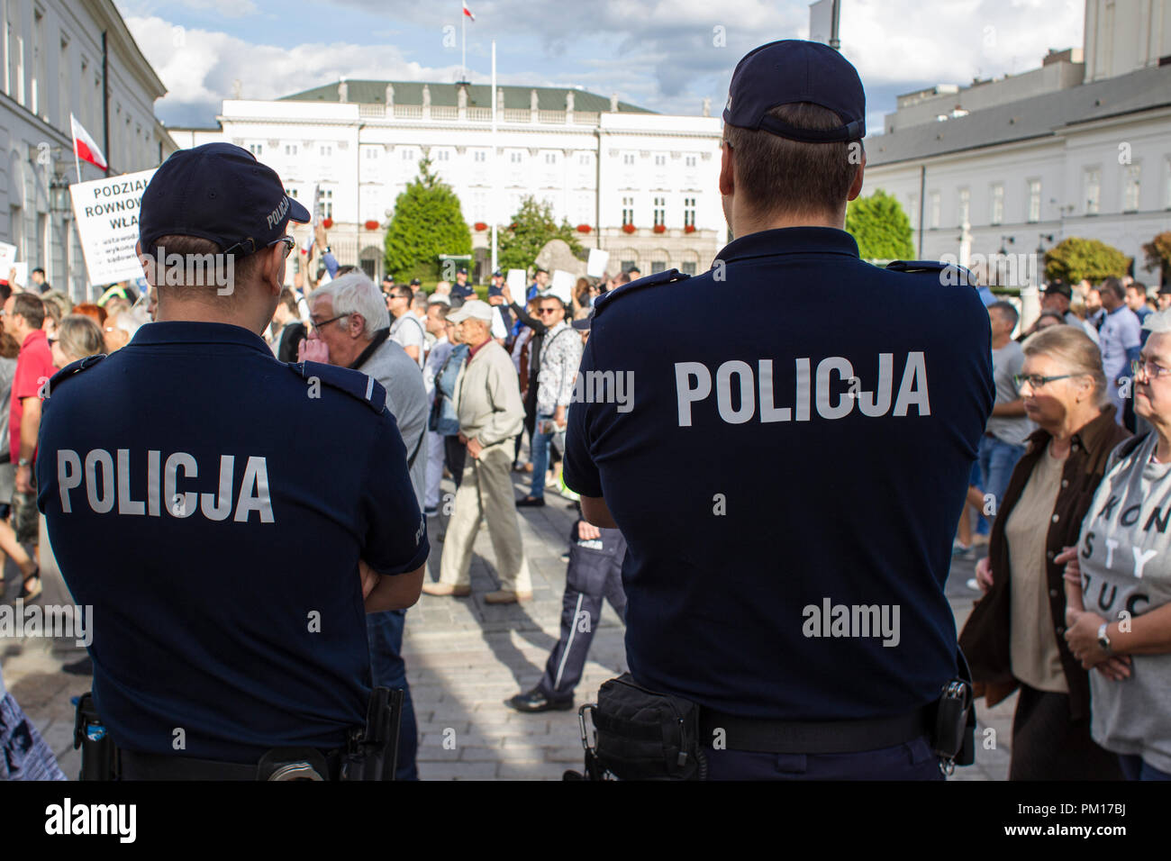 Varsavia, Polonia. Il 16 settembre 2018. Un altro governo anti-protesta in difesa della legge in Polonia. Credito: Slawomir Kowalewski/Alamy Live News Foto Stock