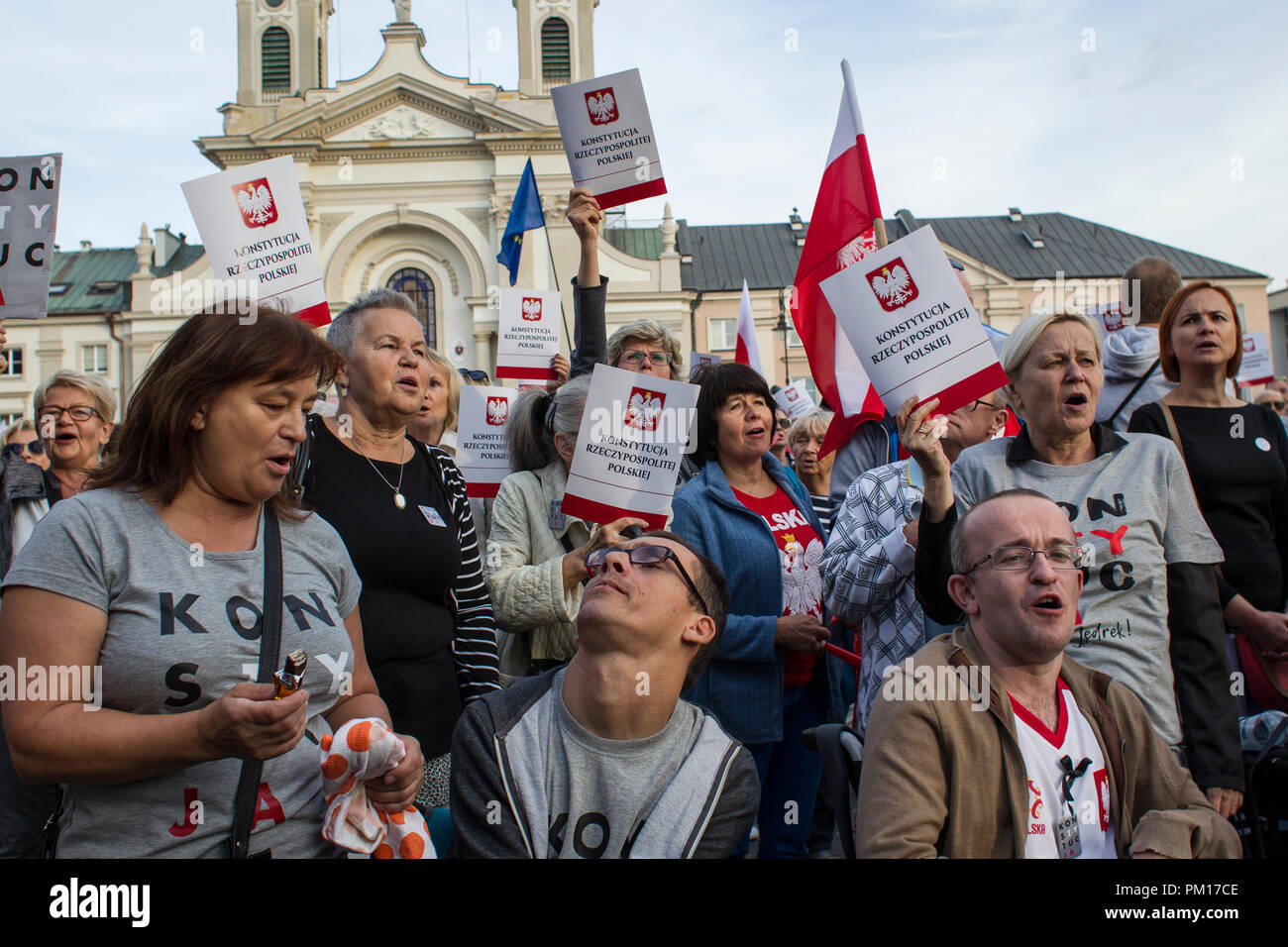 Varsavia, Polonia. Il 16 settembre 2018. Un altro governo anti-protesta in difesa della legge in Polonia. Credito: Slawomir Kowalewski/Alamy Live News Foto Stock