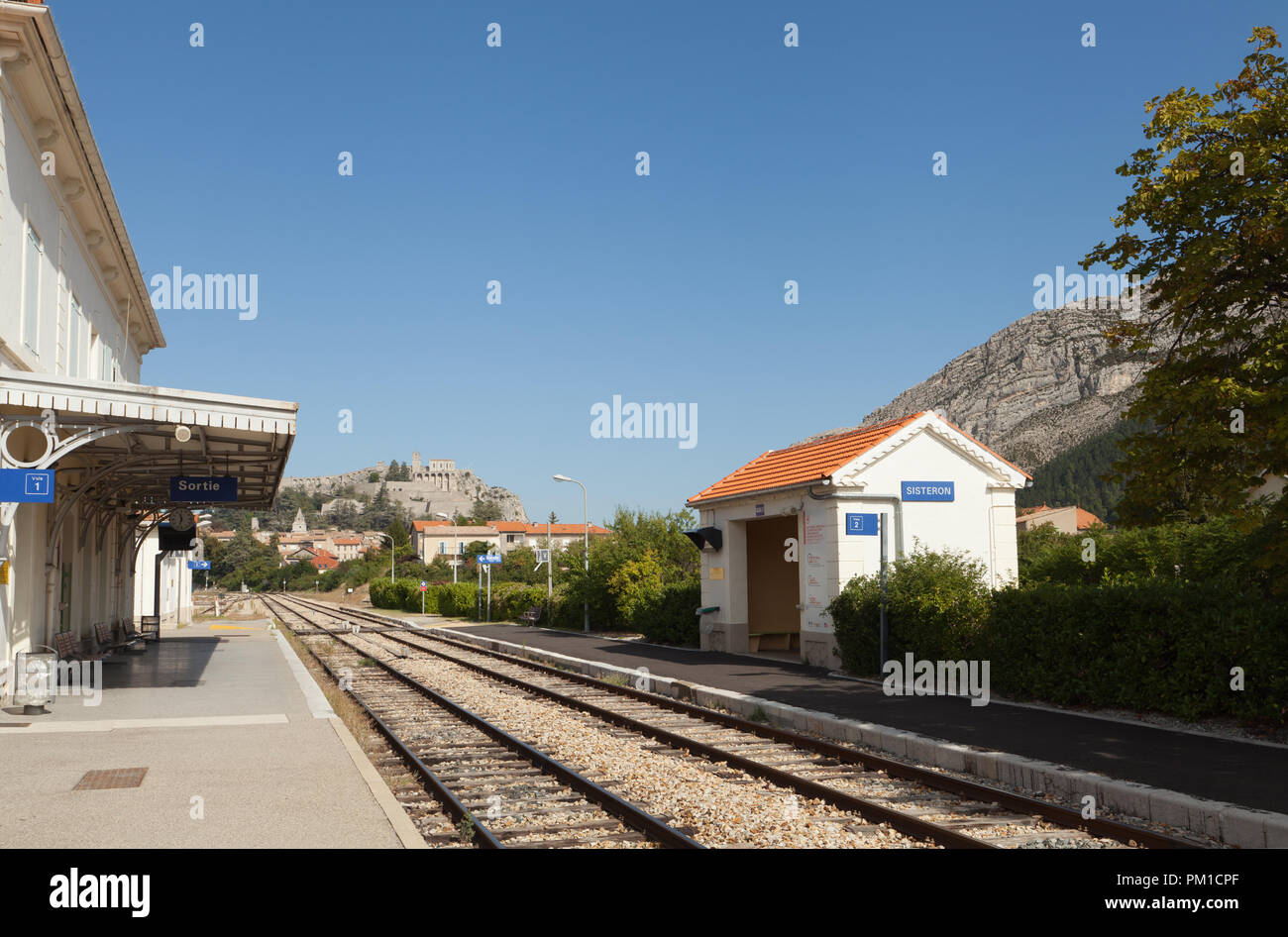 Gare de Sisteron, Alpes-de-Haute-Provence dipartimento, nella regione Provenza-Alpi-Costa azzurra nel sud della Francia. Foto Stock