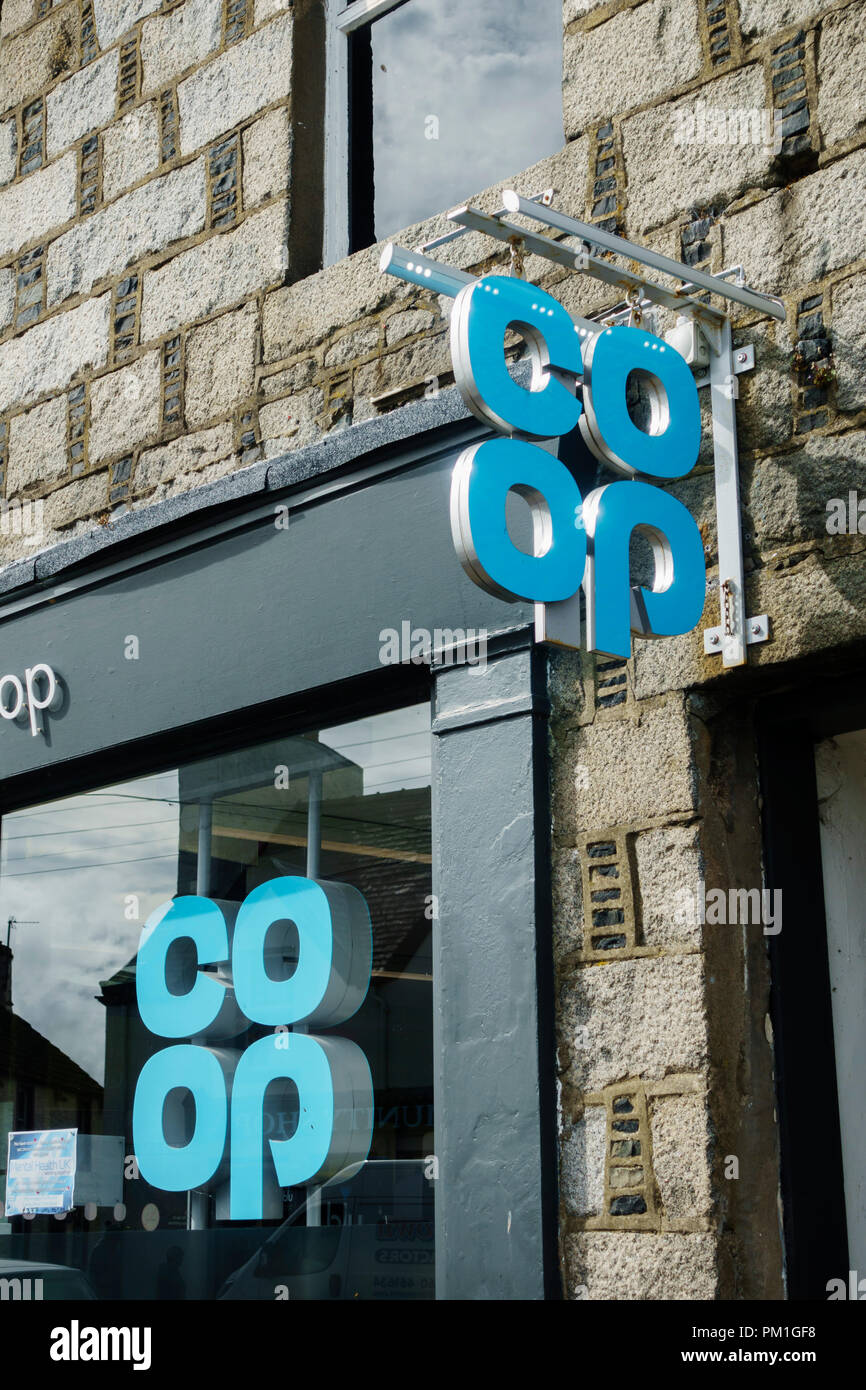 Cartello fuori Co-op o cooperativa shop, REGNO UNITO Foto Stock