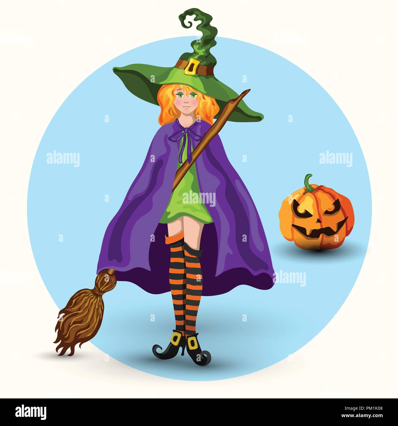 Cartoon giovane strega nel verde magia con cappello di ginestra e zucca lanterna sullo sfondo blu Illustrazione Vettoriale