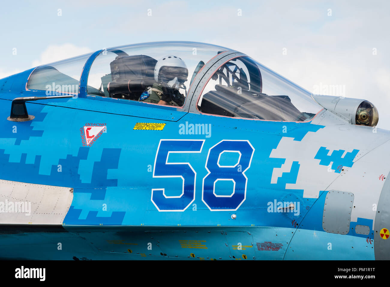 Il cockpit di un Sukhoi Su-27 'Flanker 'multirole fighter aircraft della Ukrainian Air Force. Foto Stock