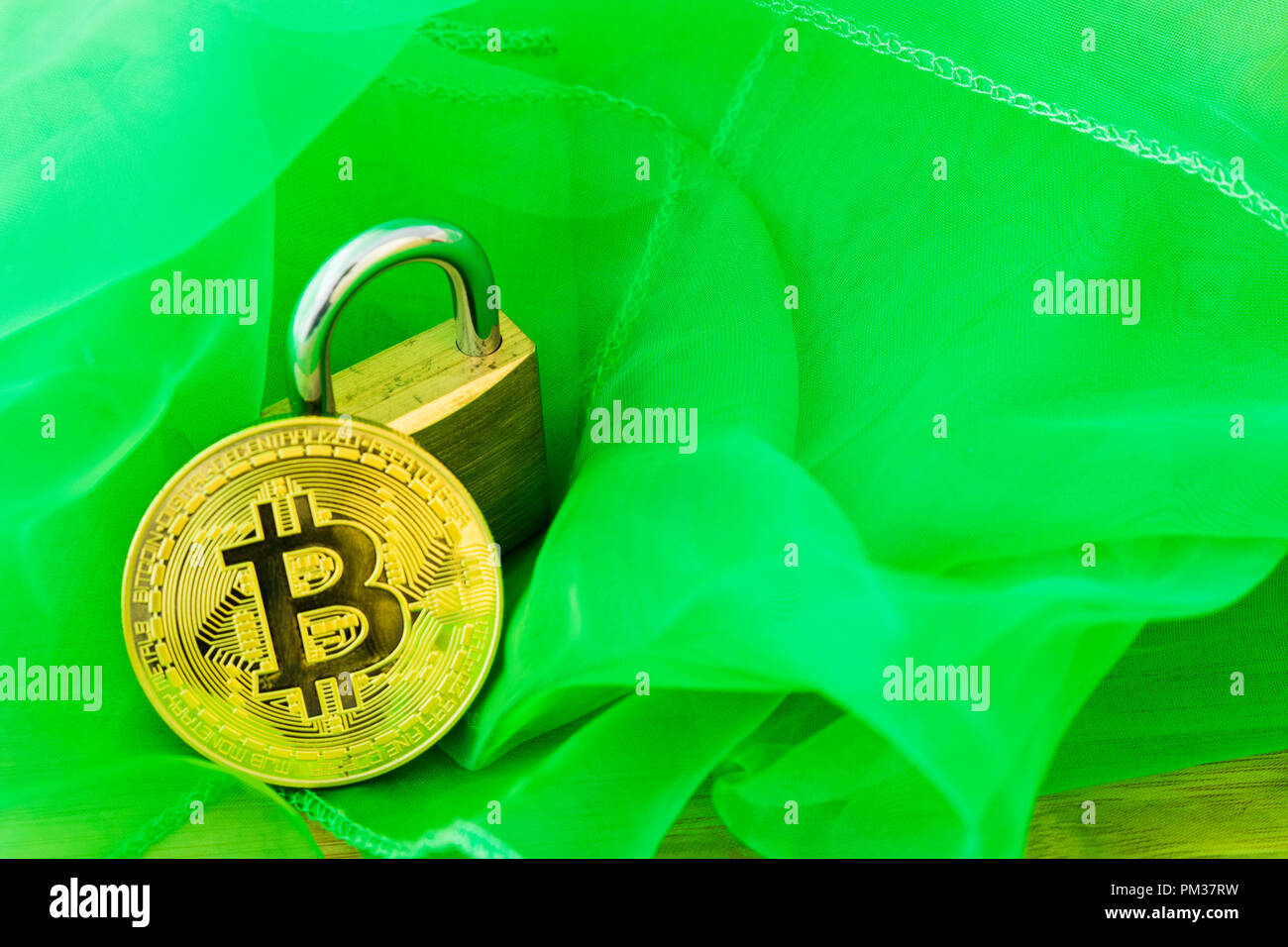 Un Bitcoin Cryptocurrency Bit digitale medaglia BTC valuta la tecnologia Internet Business concetto. Foto Stock