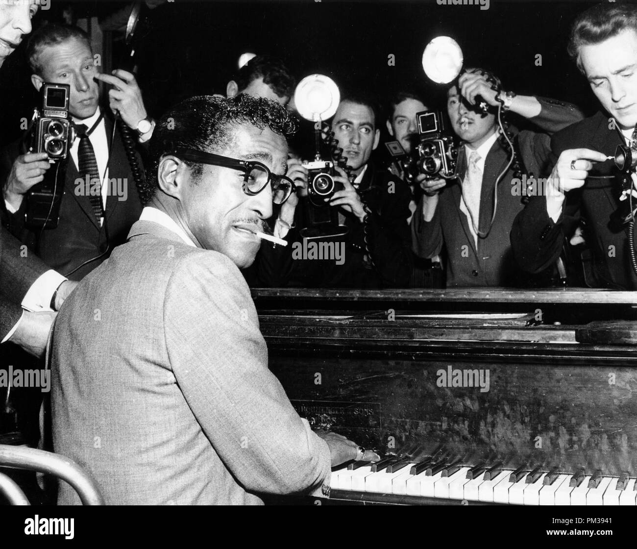 Sammy Davis Jr. circa 1964. Riferimento al file # 1271 009 THA Foto Stock