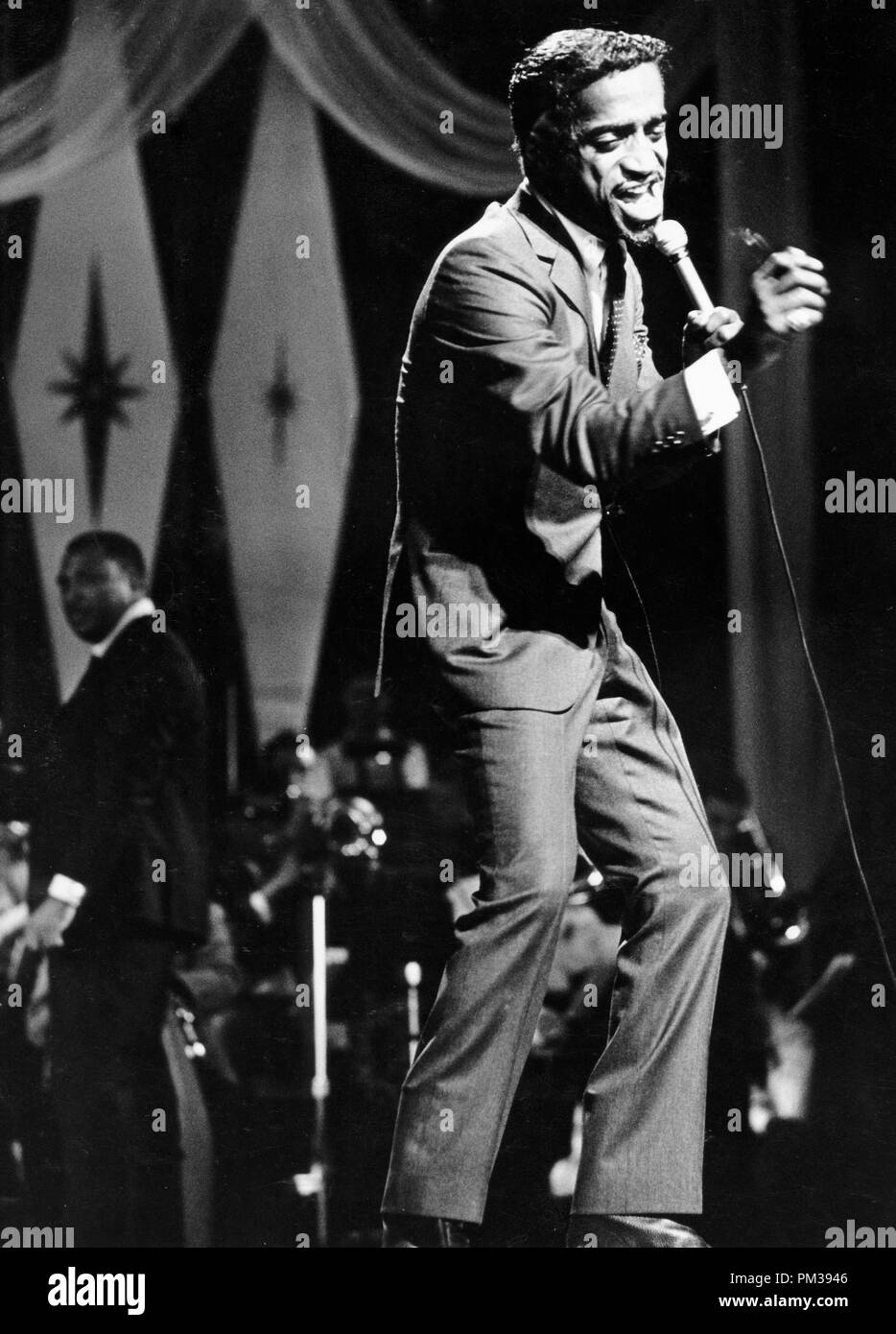 Sammy Davis Jr. esibirsi sul palco, 1966. Riferimento al file # 1271 013THA © CCR /Hollywood Archivio - Tutti i diritti riservati Foto Stock