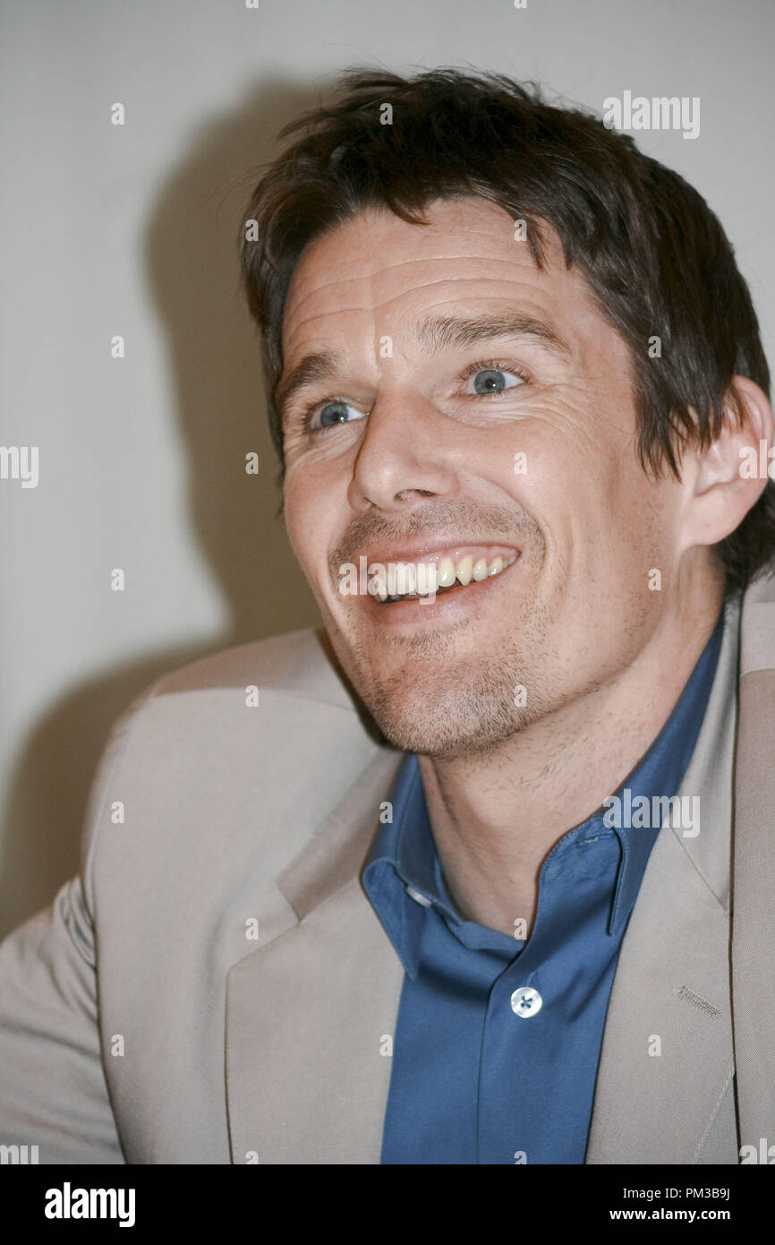 Ethan Hawke, "Brooklyn's Finest' Portrait Session, Marzo 4, 2010. La riproduzione da parte di American tabloid è assolutamente vietato. Riferimento al file # 30164 041CCR per solo uso editoriale - Tutti i diritti riservati Foto Stock