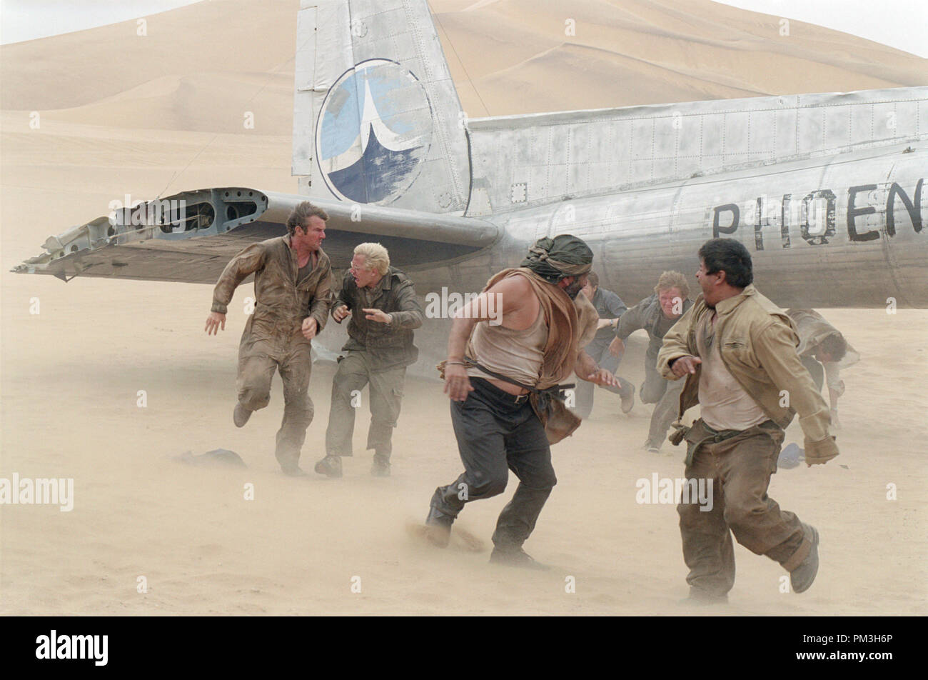 Film still da 'volo di Phoenix " Dennis Quaid, Giovanni Ribisi, Kevork Malikyan, Miranda Otto, Scott Michael Campbell, Jacob Vargas, Hugh Laurie © 2004 Twentieth Century Fox Photo credit: Egon Endrenyi Riferimento File # 30735904THA per solo uso editoriale - Tutti i diritti riservati Foto Stock